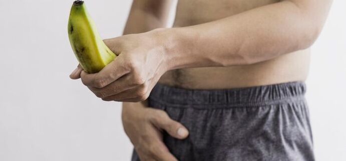 dimensione del pene maschile usando l'esempio di una banana